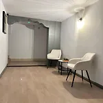 De La Gare 2*
