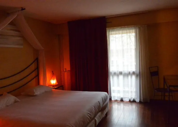 De La Gare 2* Aix-les-Bains